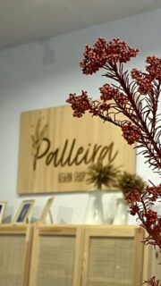 Hola chiques! 🌻🖤

Os dejamos las reposiciones de esta semana,

Hace bastante tiempo que no nos pasábamos por aquí ni actualizábamos nada. La verdad es que las dos semanas cerrados por motivos personales se nos hicieron un poco cortas 😅

No prometemos nada, pero esperamos seguir creando contenido para que podáis marujear a gusto mientras no tenemos la web

Abrazos fuertes 🫂🌈💖

*La mayonesa la dejamos para el final de todo porque hace meses que no tenemos stock y queríamos honrarla 

#vegan #vigovegano #veganshop #veganfood #govegan